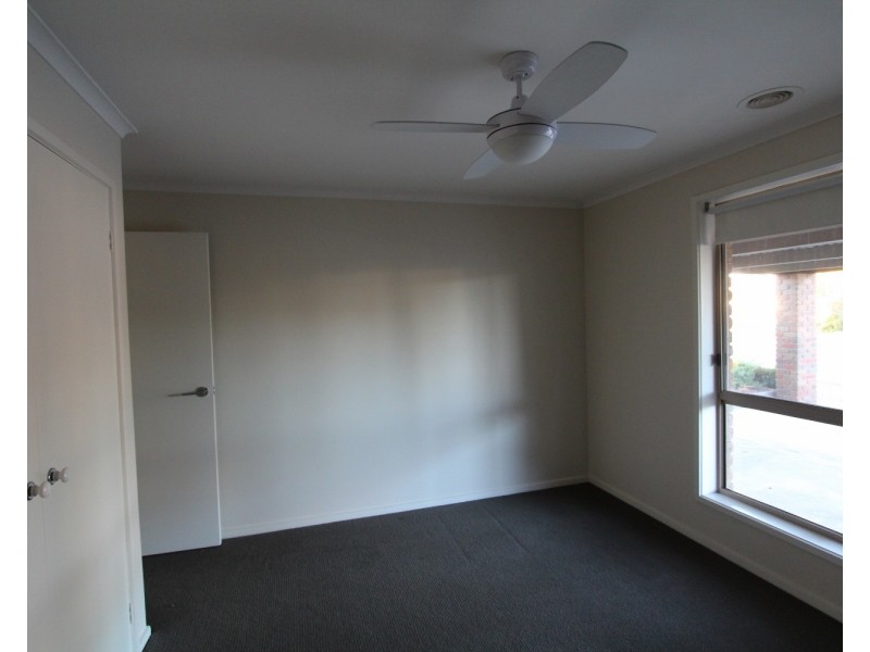 11 Knight Street, White Hills VIC 3550