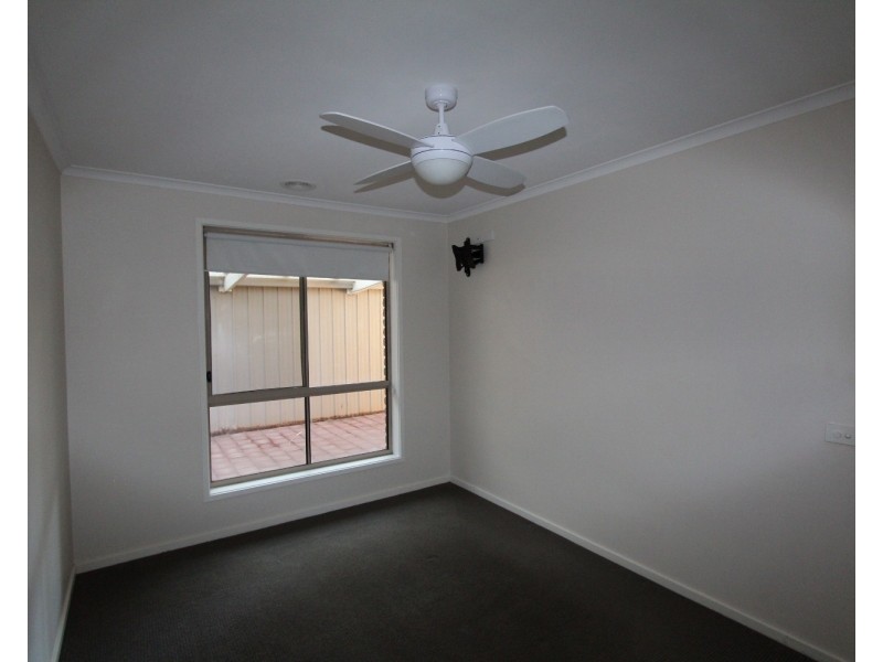 11 Knight Street, White Hills VIC 3550