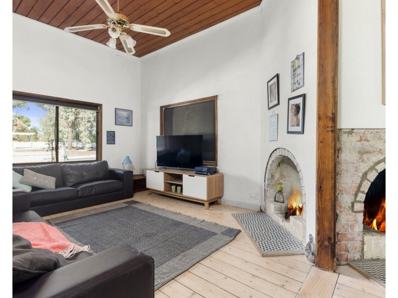 9 Laurel Street, Golden Square VIC 3555