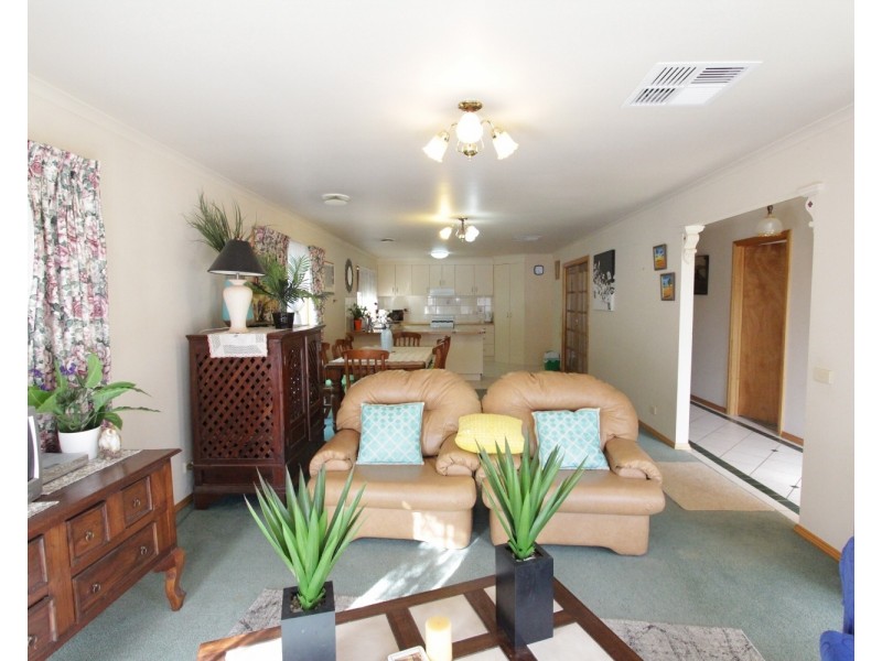 7 Aspin Gardens, Golden Square VIC 3555