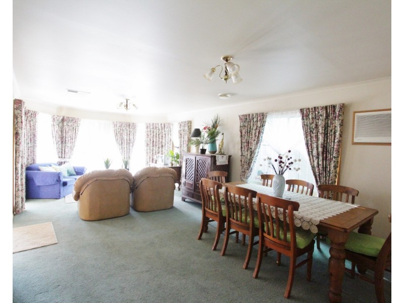 7 Aspin Gardens, Golden Square VIC 3555