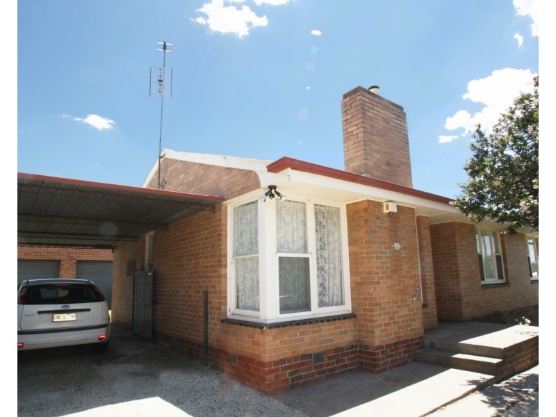 19 & 19a Hayes Street, Ironbark VIC 3550