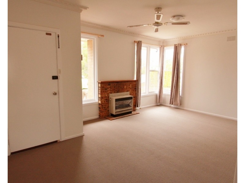 19 & 19a Hayes Street, Ironbark VIC 3550