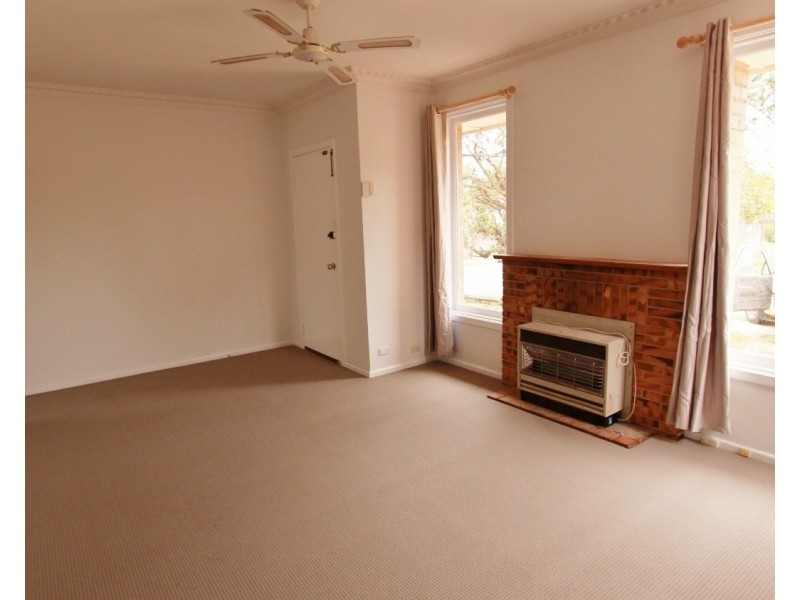 19 & 19a Hayes Street, Ironbark VIC 3550