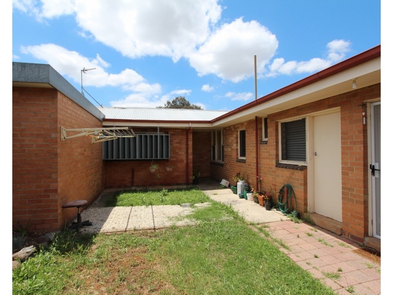 19 & 19a Hayes Street, Ironbark VIC 3550