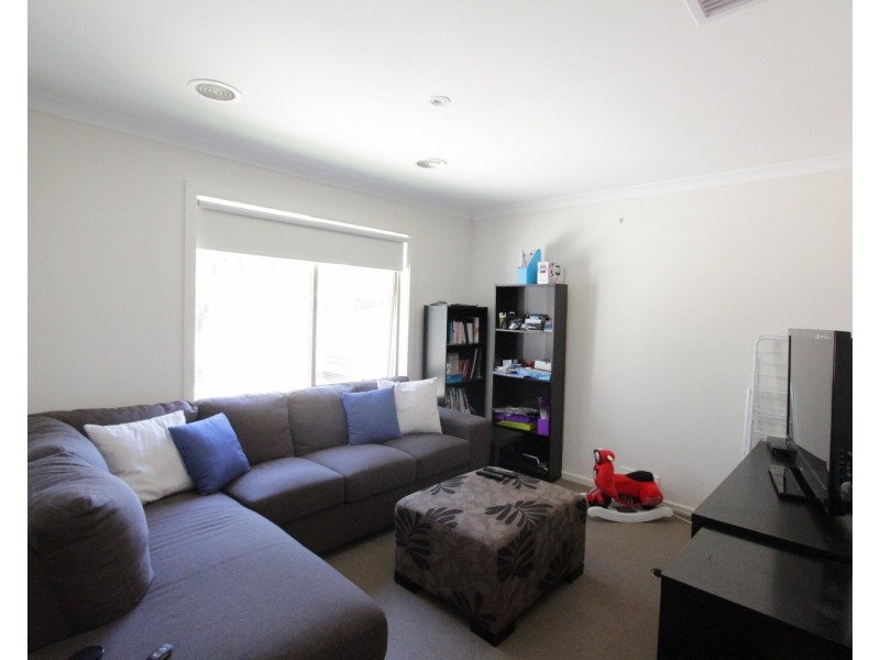 18 May Street, Kangaroo Flat VIC 3555