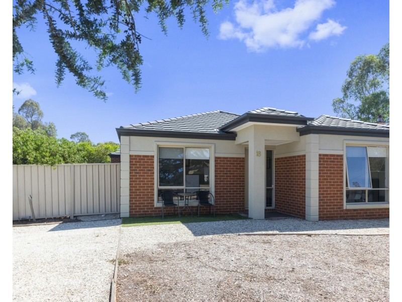 18 May Street, Kangaroo Flat VIC 3555