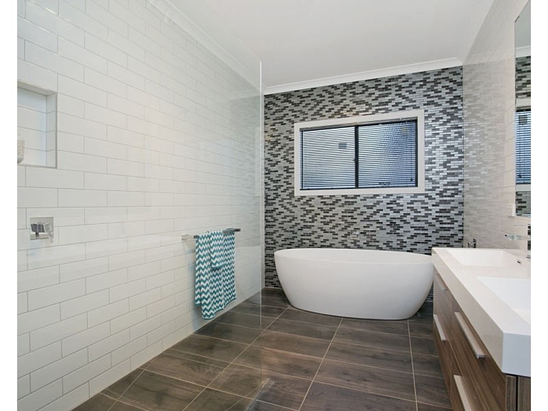 6 Marylebone Circuit, Strathfieldsaye VIC 3551