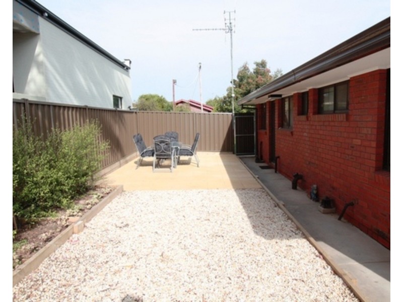 1/7 Carola Court, Kennington VIC 3550