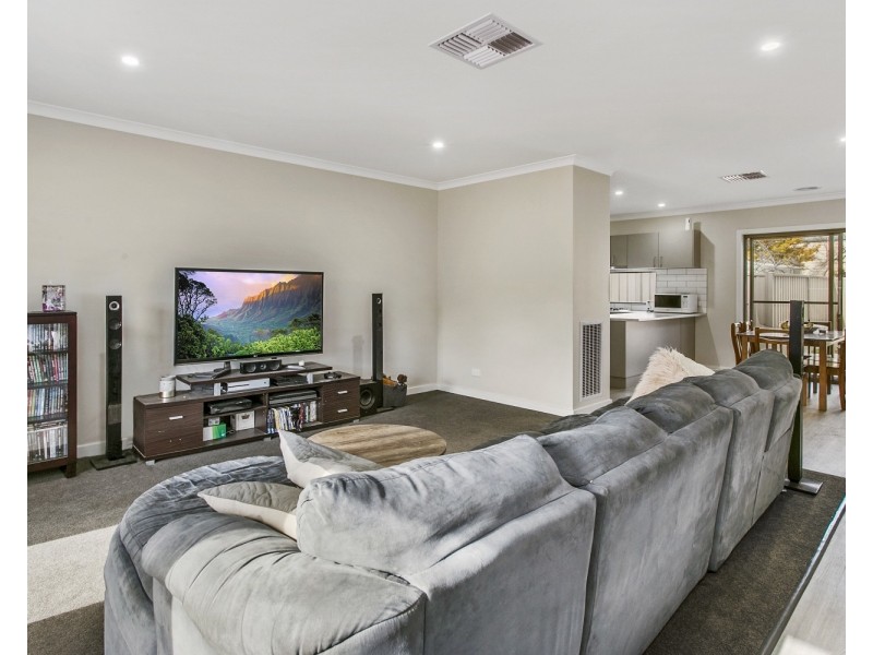 2/67 Church Street, Kangaroo Flat VIC 3555