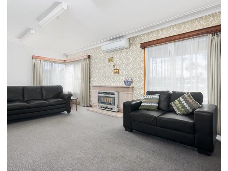 222 High Street, Kangaroo Flat VIC 3555