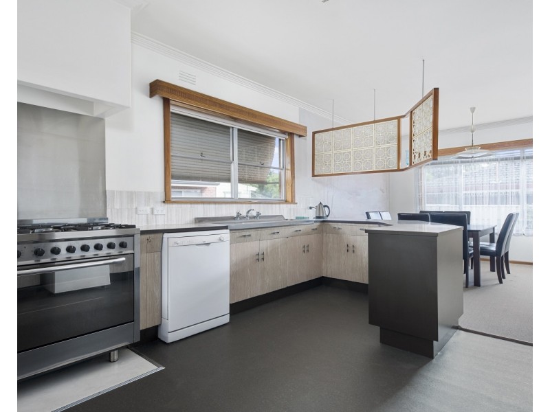 222 High Street, Kangaroo Flat VIC 3555