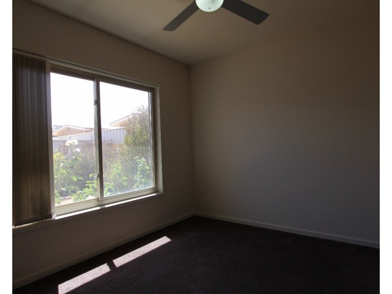 8/a Phillis Street, Kangaroo Flat VIC 3555