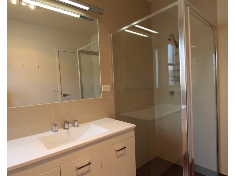 8/a Phillis Street, Kangaroo Flat VIC 3555