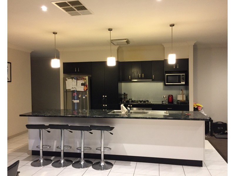 10 Elandra Drive, Ascot VIC 3551