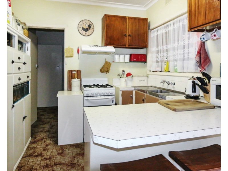 24 Alexander Street, Kangaroo Flat VIC 3555