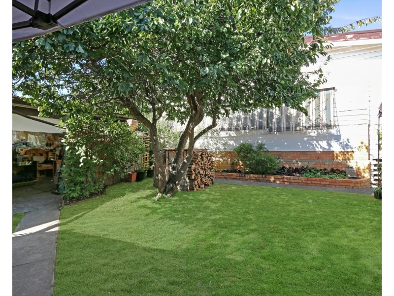 24 Alexander Street, Kangaroo Flat VIC 3555