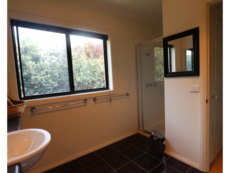 4 The Olive Grove, Strathdale VIC 3550