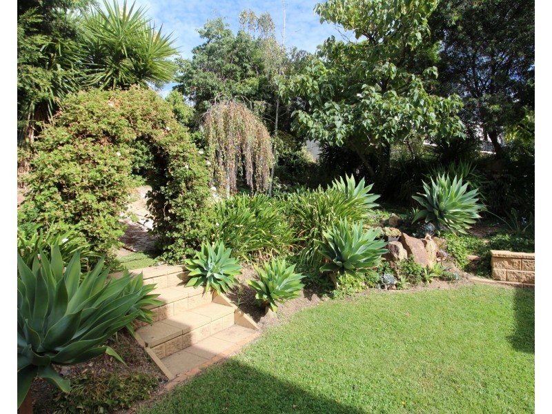 4 The Olive Grove, Strathdale VIC 3550