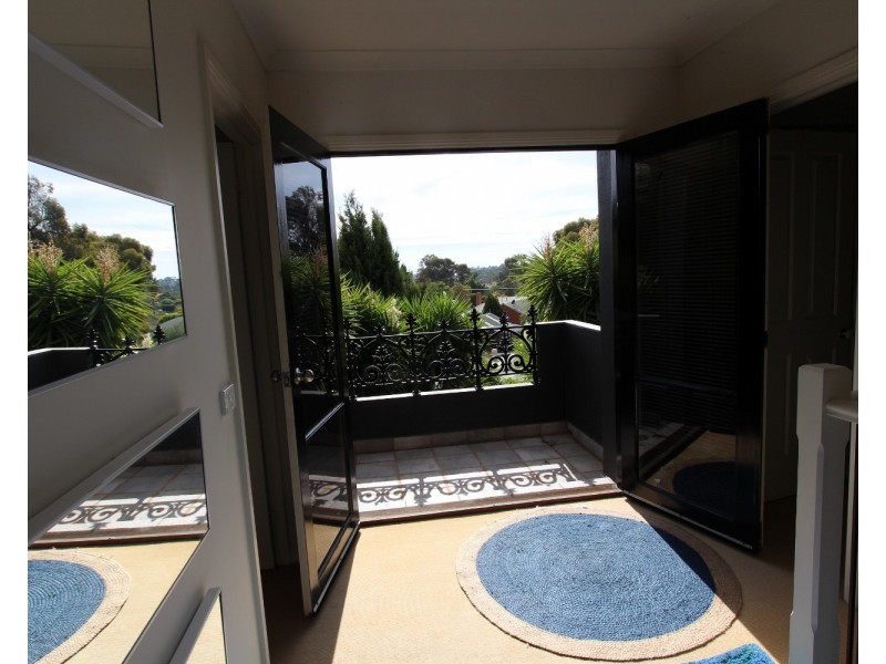 4 The Olive Grove, Strathdale VIC 3550