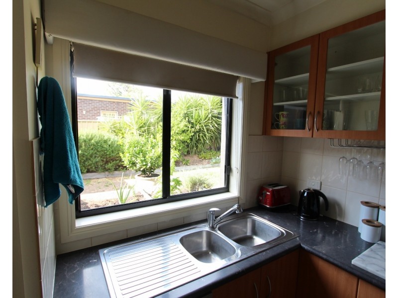 4 The Olive Grove, Strathdale VIC 3550
