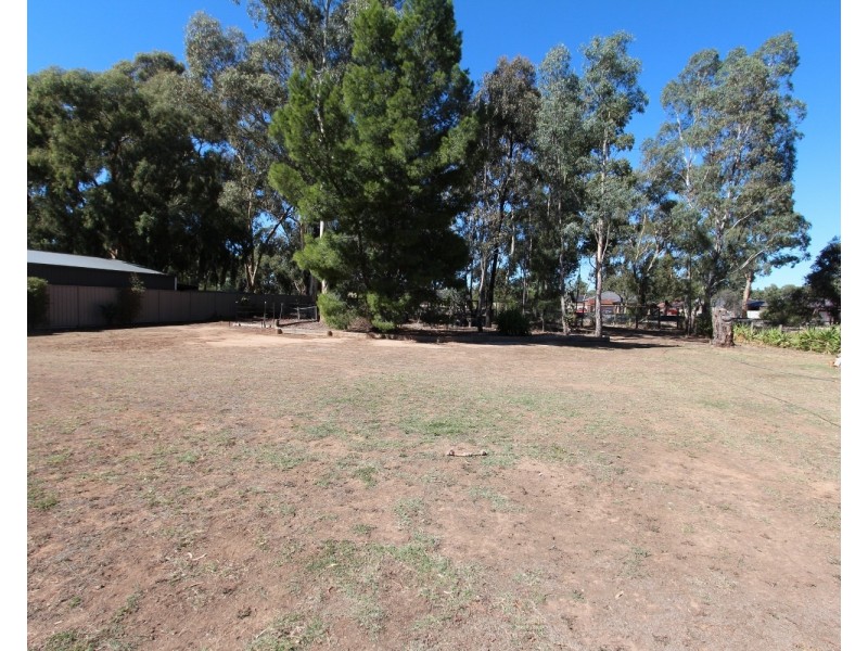 162 Station Street, Epsom VIC 3551