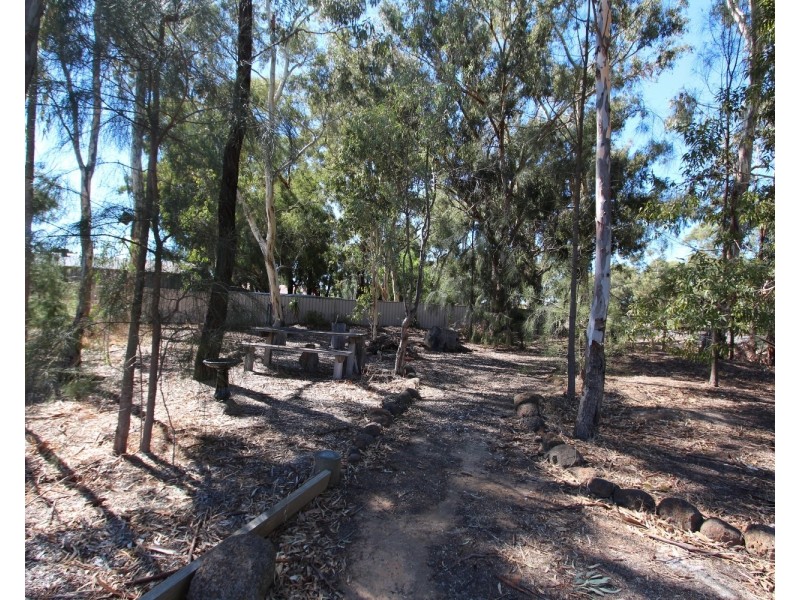 162 Station Street, Epsom VIC 3551