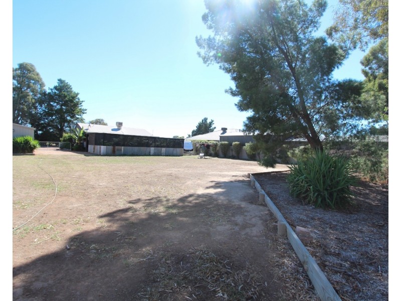 162 Station Street, Epsom VIC 3551