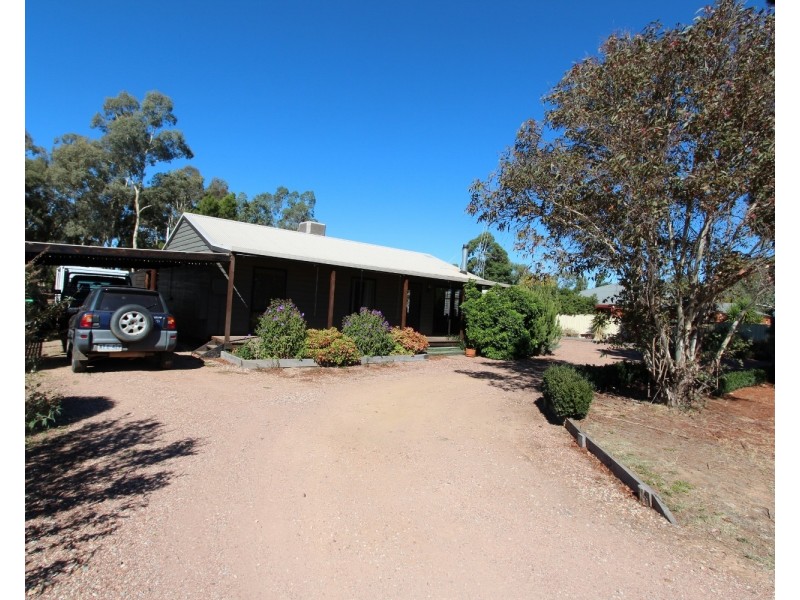 162 Station Street, Epsom VIC 3551