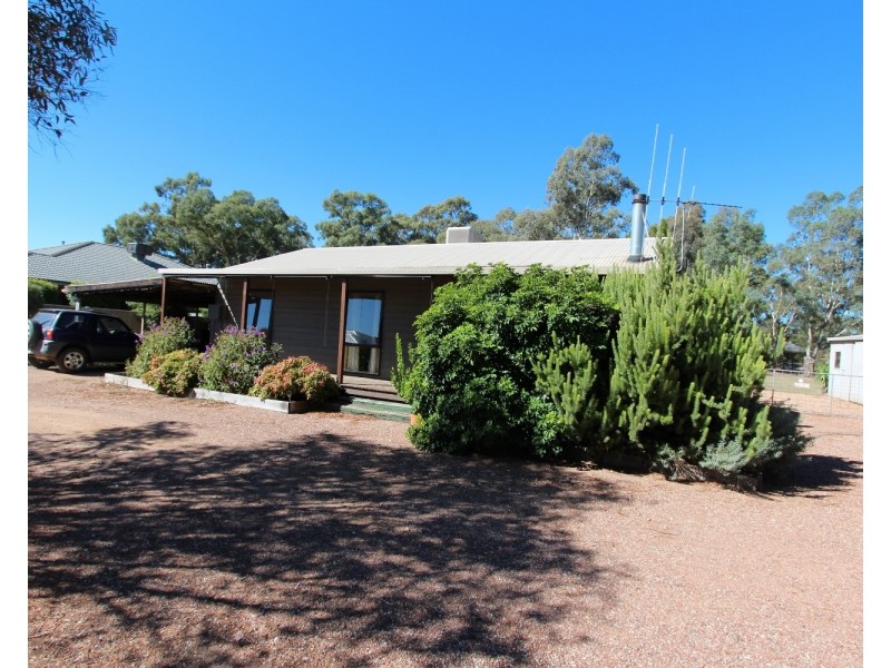 162 Station Street, Epsom VIC 3551