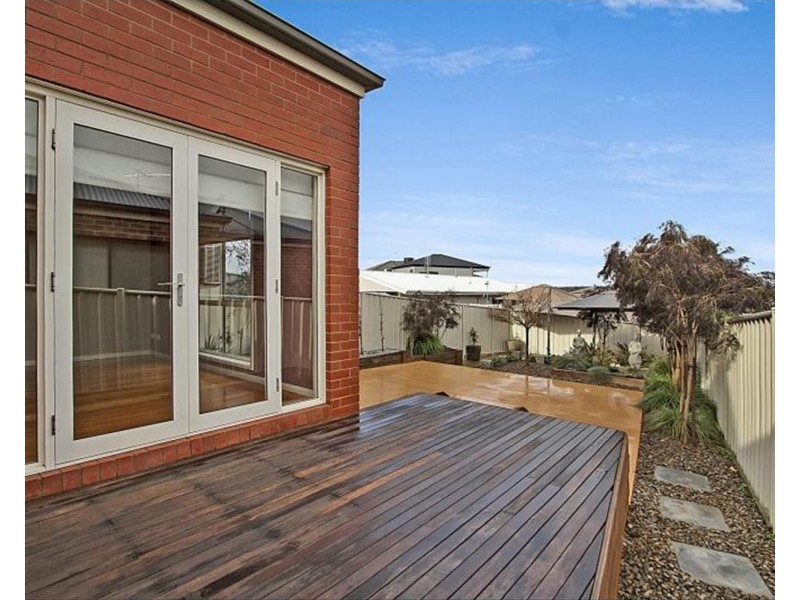 201B Aspinall Street, Kangaroo Flat VIC 3555