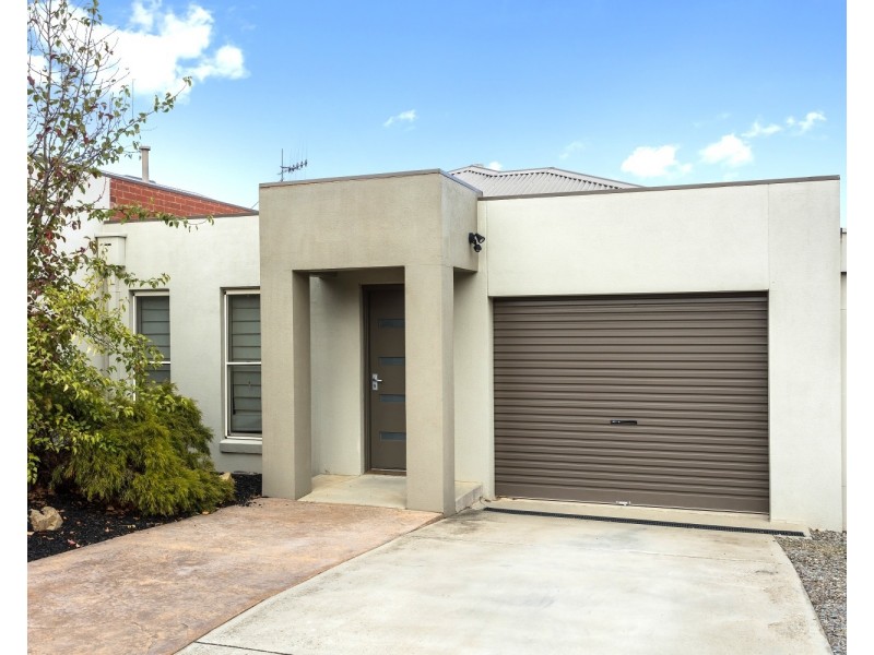201B Aspinall Street, Kangaroo Flat VIC 3555