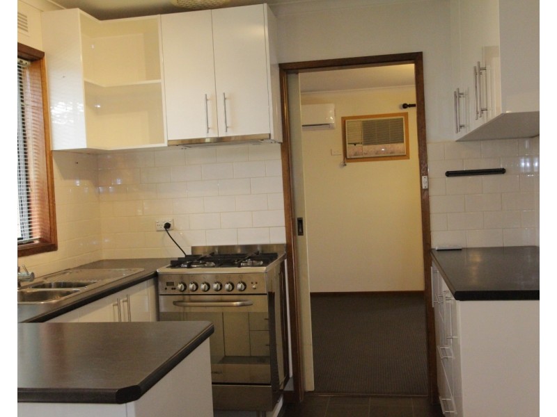1/24 Pilcher Street, Strathdale VIC 3550