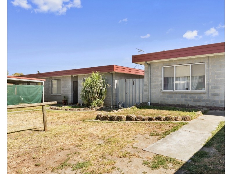 1-4/1 Adelaide Street, Flora Hill VIC 3550