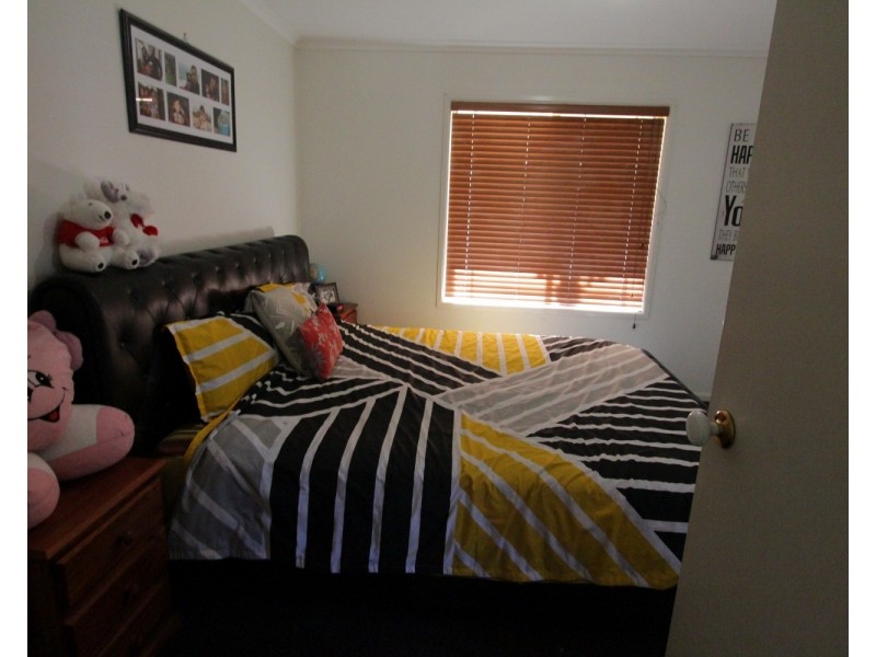 16 Banool Street, Golden Square VIC 3555