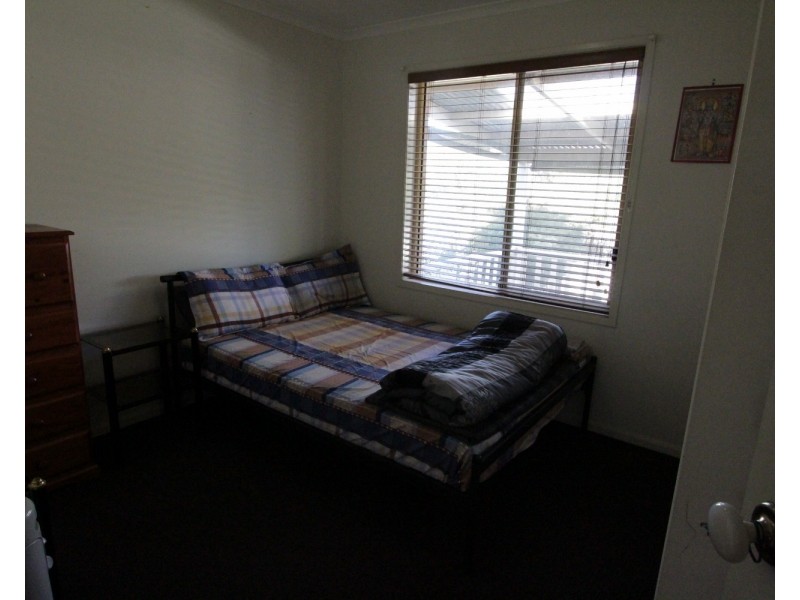 16 Banool Street, Golden Square VIC 3555