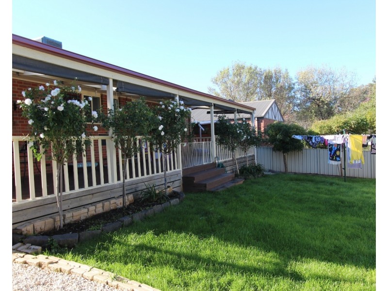 16 Banool Street, Golden Square VIC 3555
