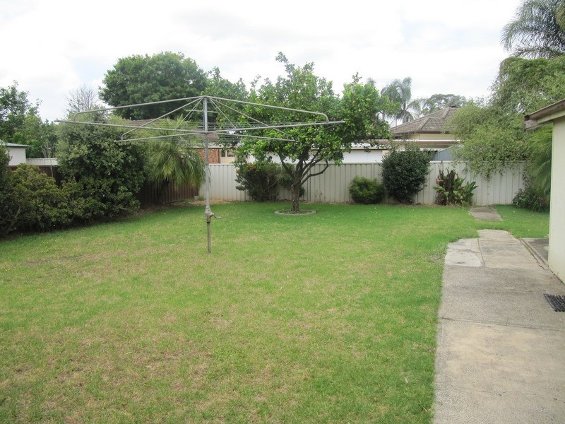 Fairfield West NSW 2165