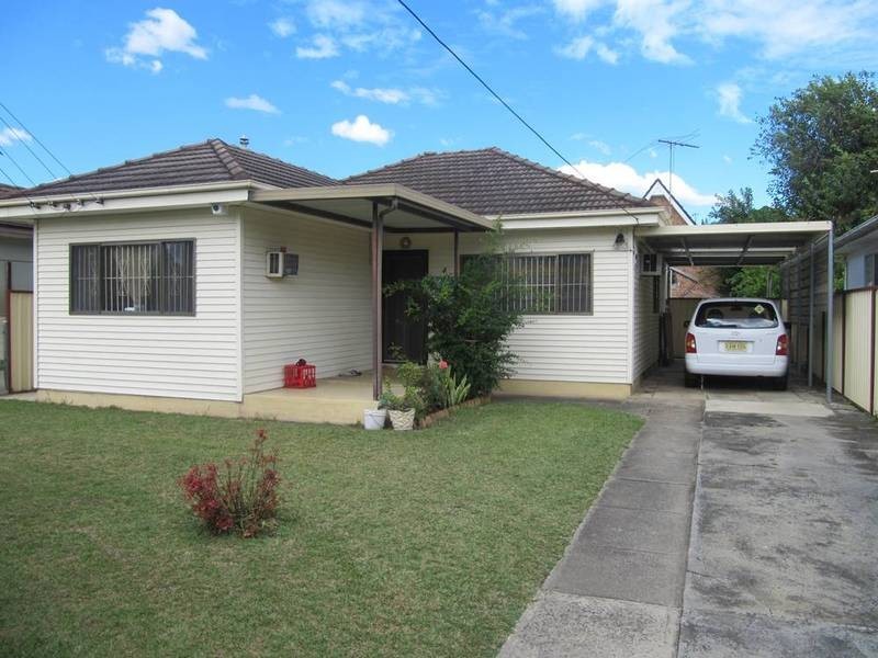 4 George Street, Canley Heights NSW 2166