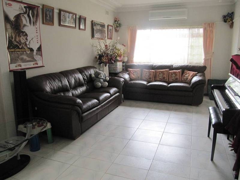 4 George Street, Canley Heights NSW 2166