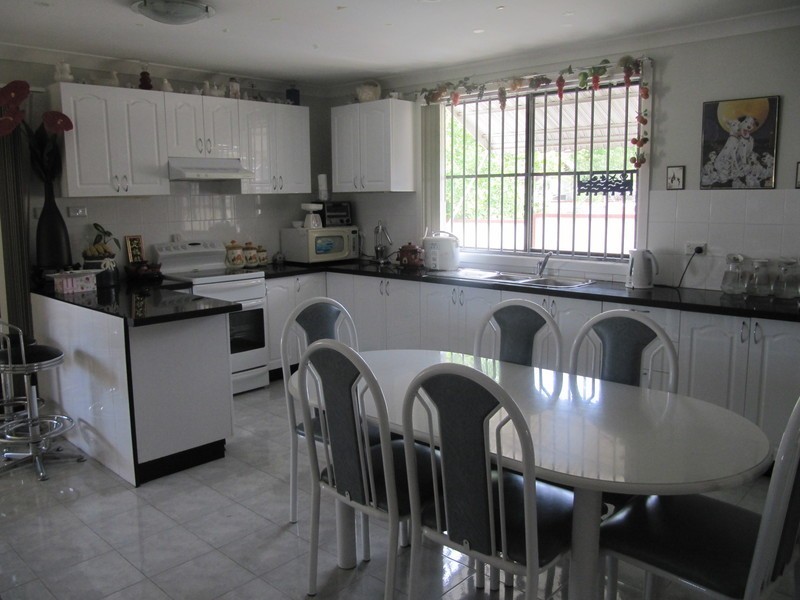 4 George Street, Canley Heights NSW 2166