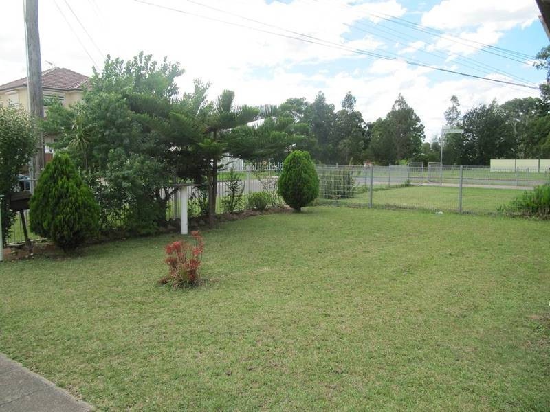 4 George Street, Canley Heights NSW 2166