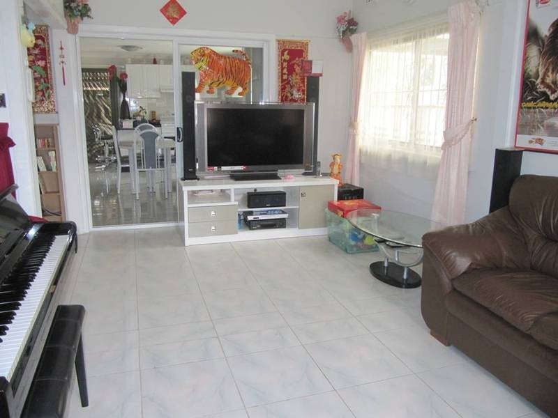 4 George Street, Canley Heights NSW 2166