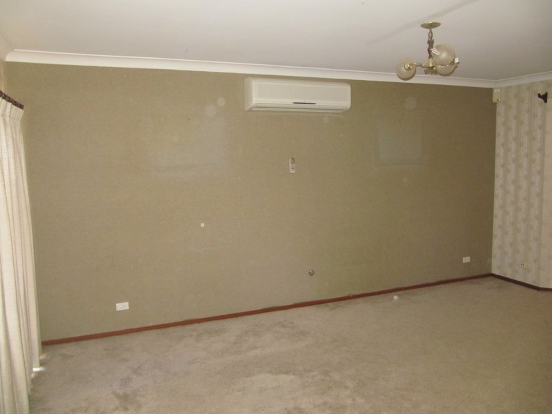 Edensor Park NSW 2176