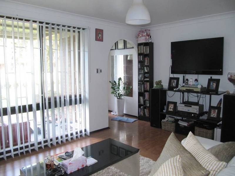 8 Hampshire Place, Wakeley NSW 2176