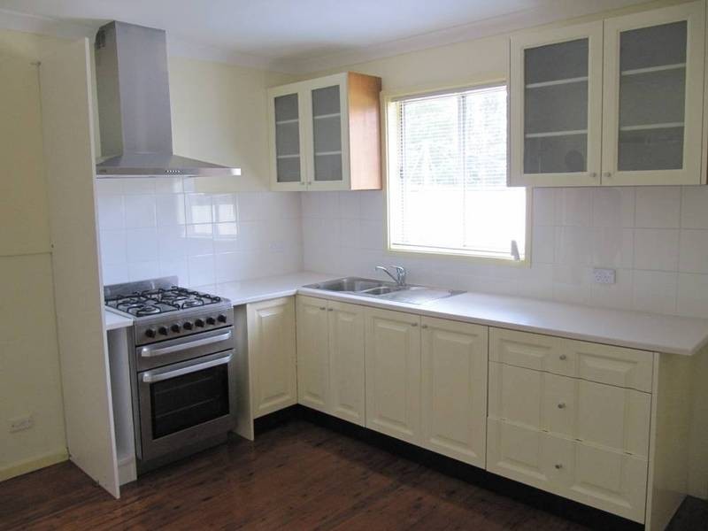 18 Fernlea Place, Canley Heights NSW 2166