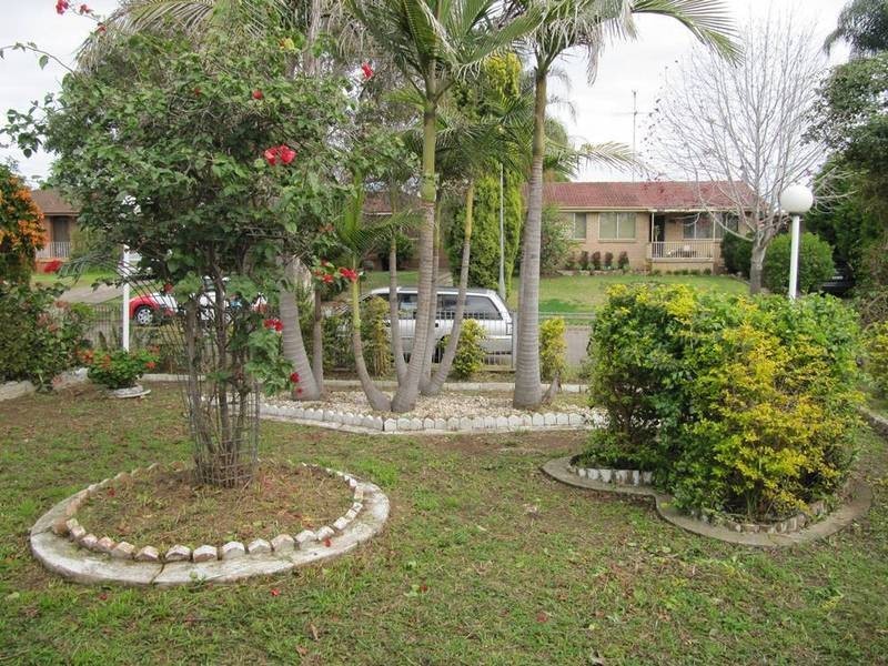 4 Hoyle Place, Greenfield Park NSW 2176