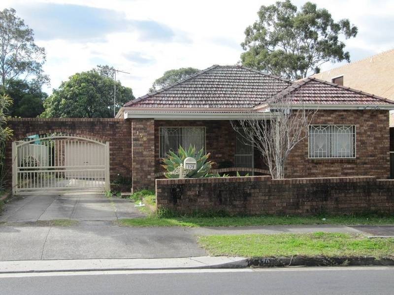 179 Juno Parade, Greenacre NSW 2190