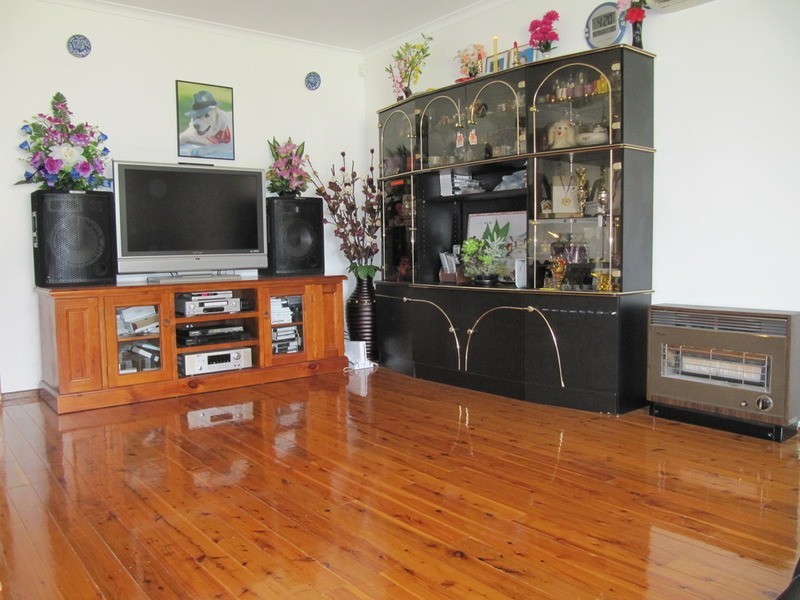 26 Sunny Place, St Johns Park NSW 2176