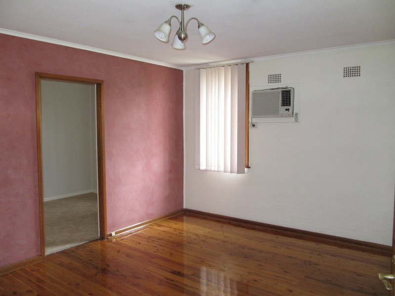 Fairfield West NSW 2165